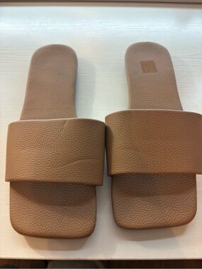 Source Unknown Tan Slide Sandals with Wide Strap
